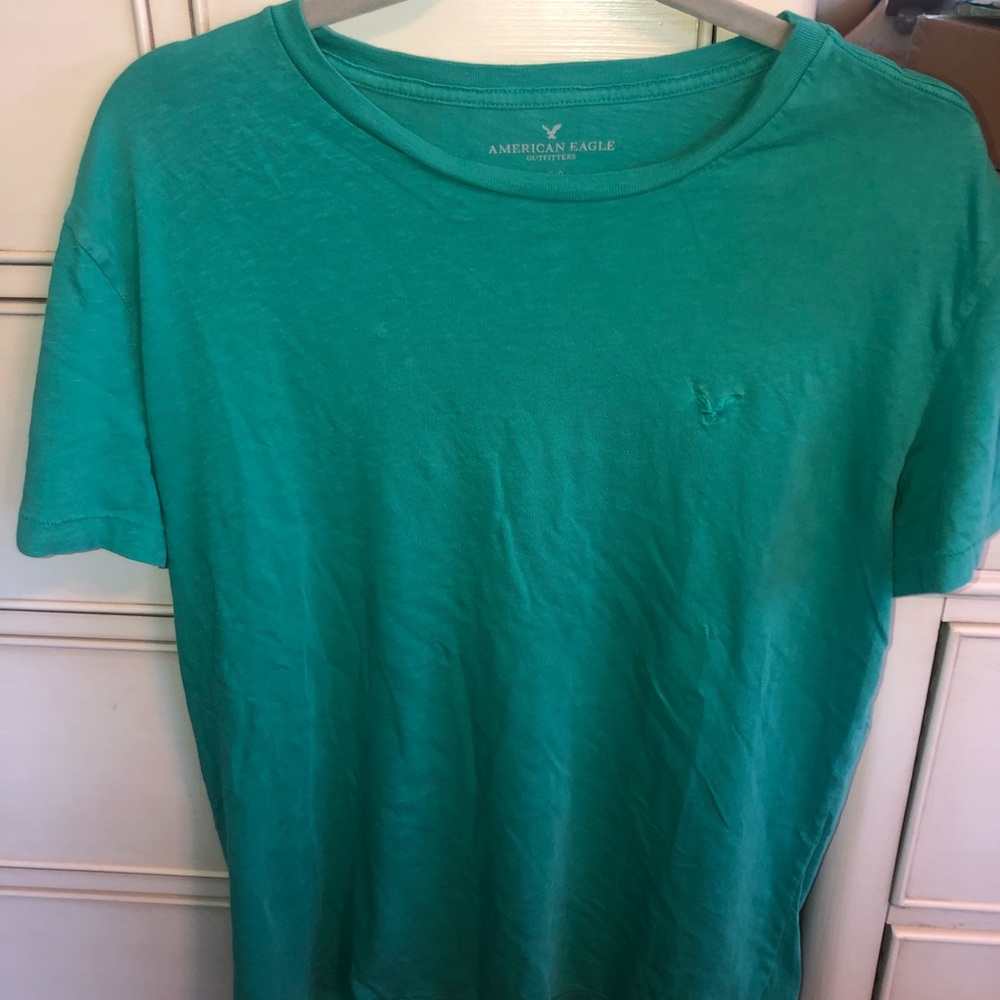 Green American eagle tee shirt